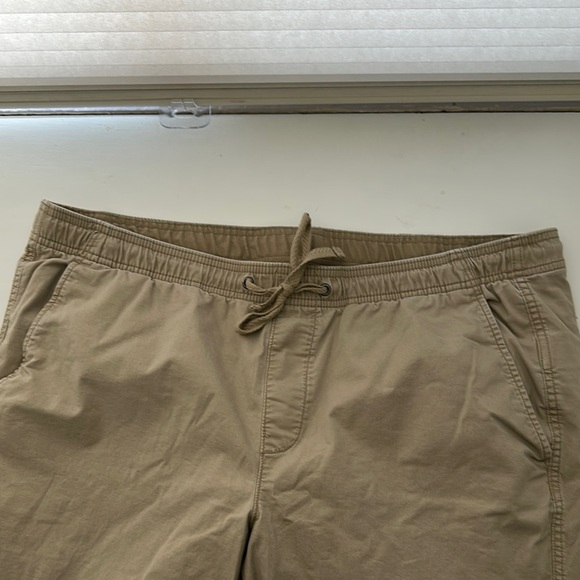 GAP Chino Joggers Men’s size XL Khaki flat front pants - Picture 4 of 4